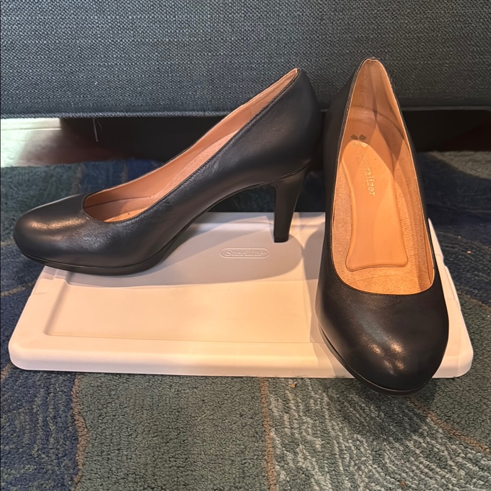 Naturalizer Navy Heels Classic Leather Pumps